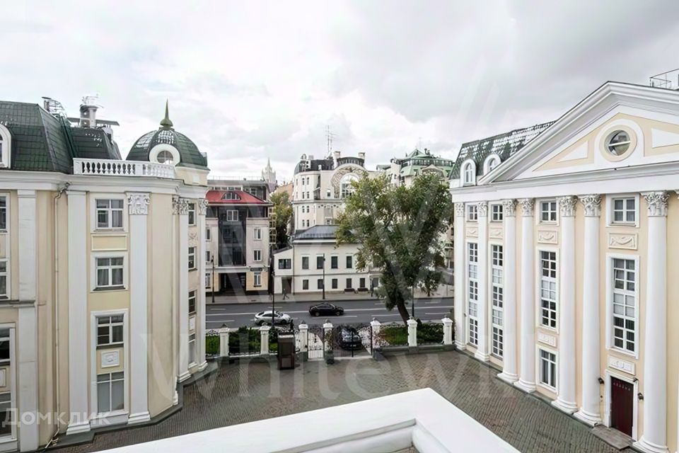 Продаётся 4-комнатная квартира, 185 м²