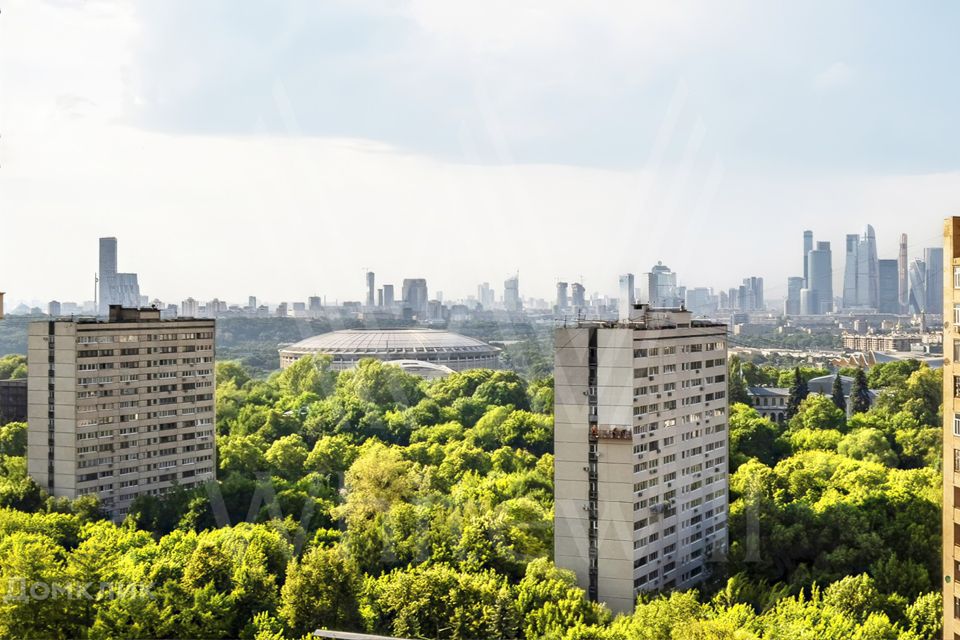 Продаётся 4-комнатная квартира, 137 м²