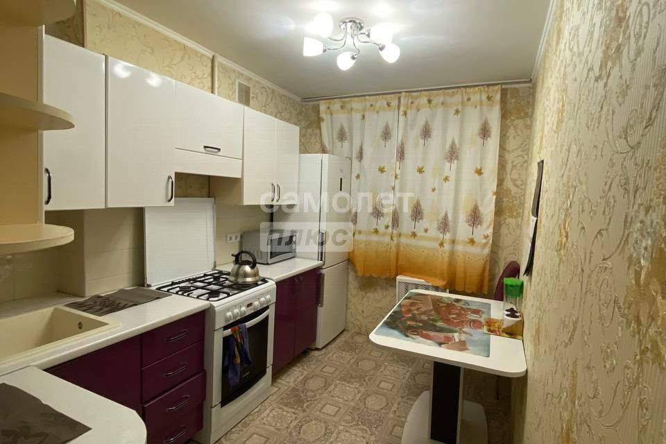 Продаётся 3-комнатная квартира, 52.9 м²
