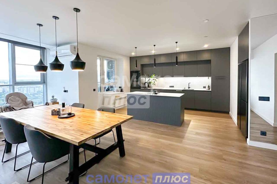Продаётся 3-комнатная квартира, 120.6 м²