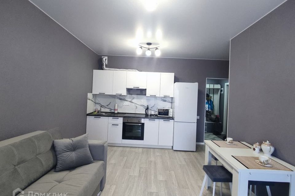 Продаётся 1-комнатная квартира, 42 м²