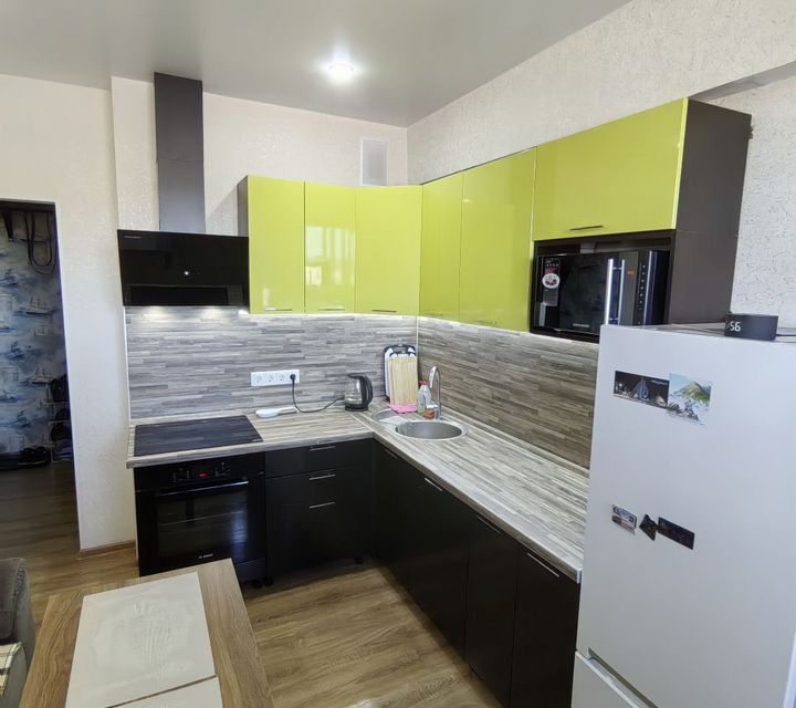 Продаётся 1-комнатная квартира, 42 м²