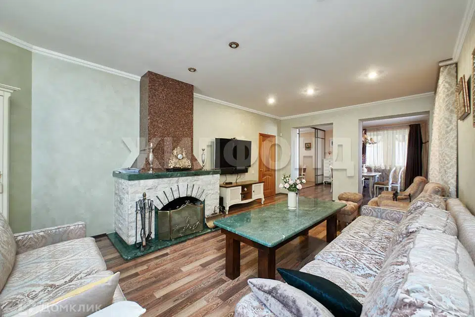 Продаётся 3-этажный дом, 240.1 м²
