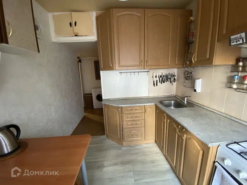 Продаётся 4-комнатная квартира, 62.8 м²