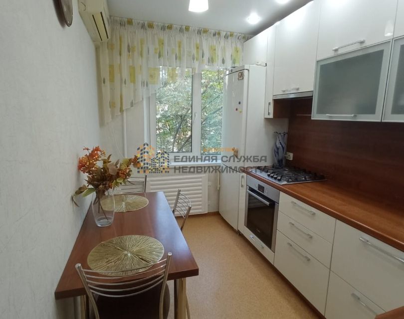 Сдаётся 4-комнатная квартира, 75 м²