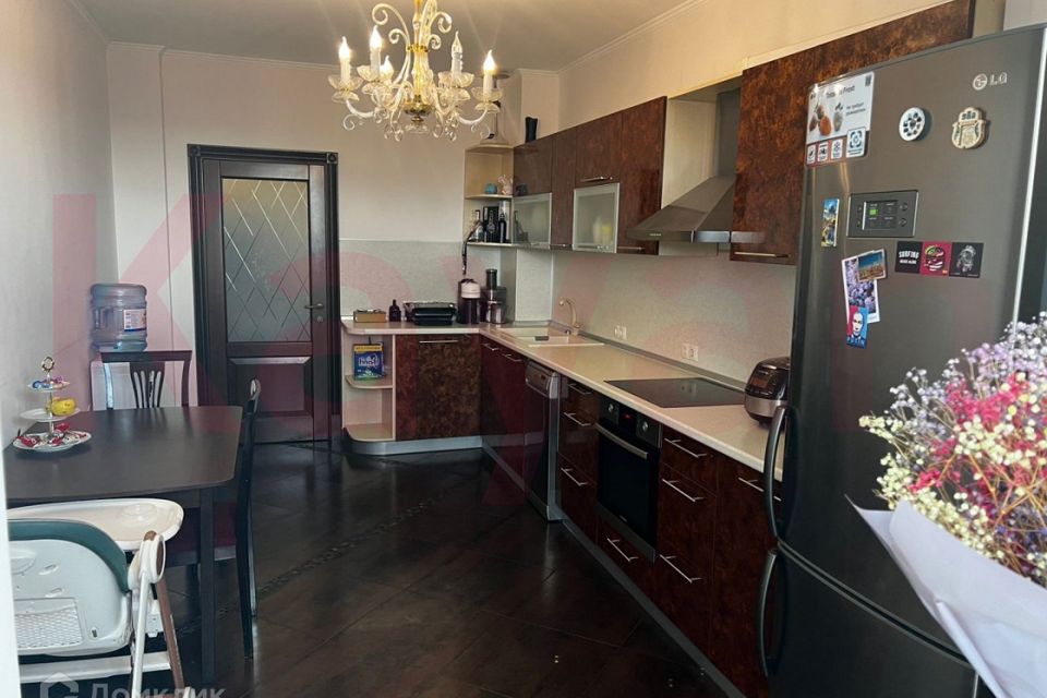 Сдаётся 2-комнатная квартира, 75 м²