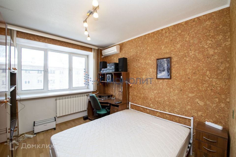 Продаётся 4-комнатная квартира, 59.8 м²