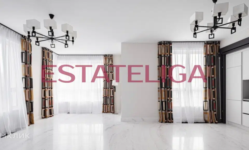 Продаётся 5-комнатная квартира, 192 м²