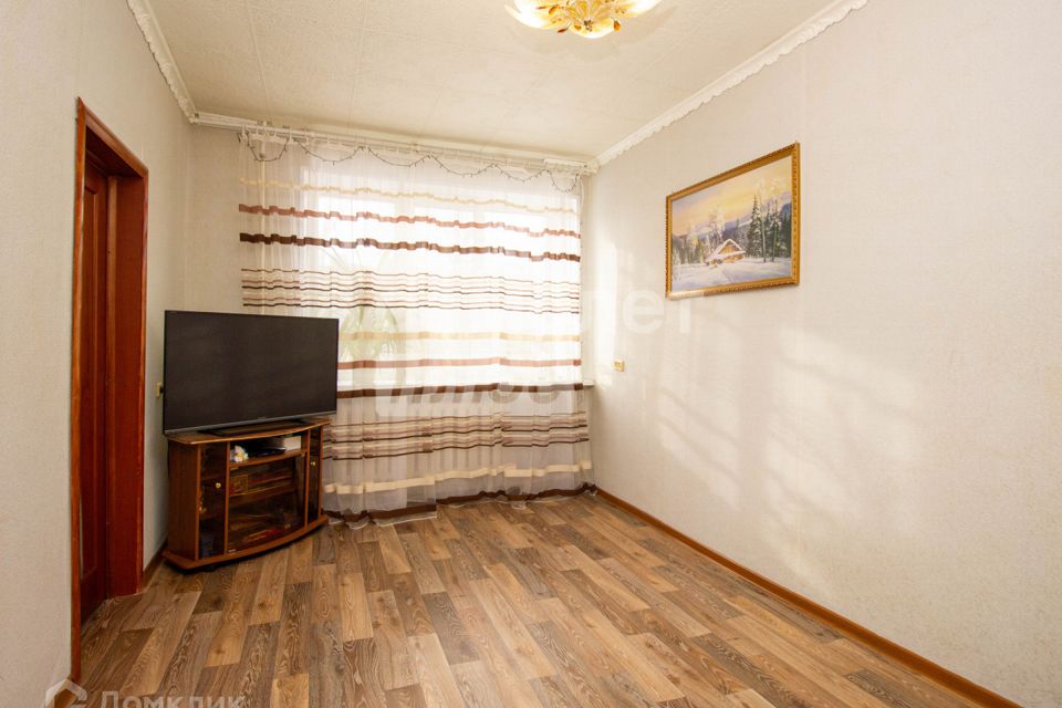 Продаётся 4-комнатная квартира, 64.8 м²
