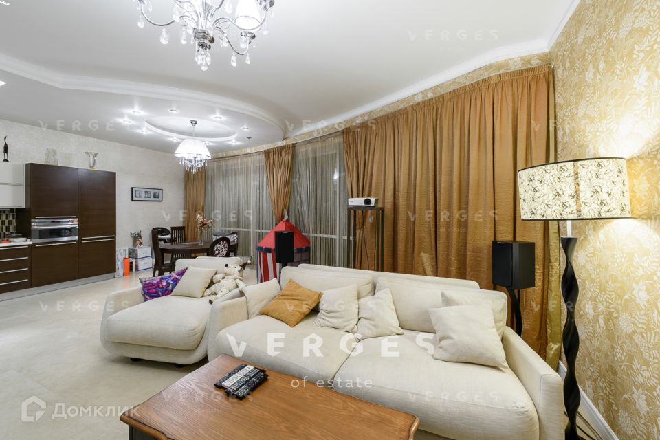 Продаётся 3-комнатная квартира, 120 м²