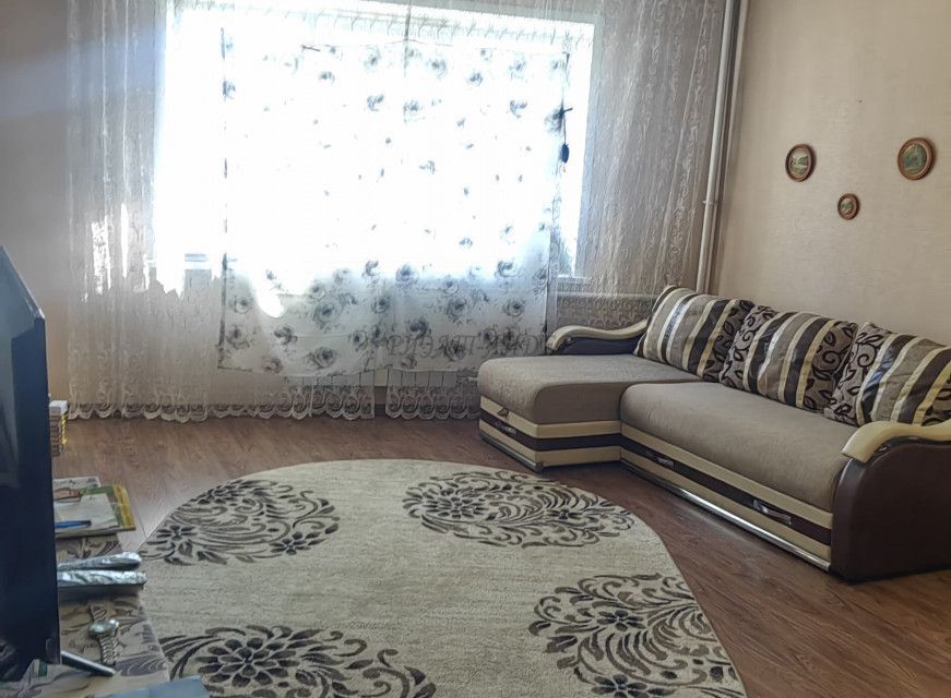 Продаётся 1-комнатная квартира, 49.6 м²