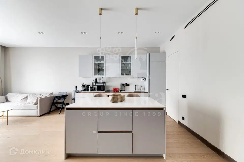 Продаётся 2-комнатная квартира, 83.2 м²