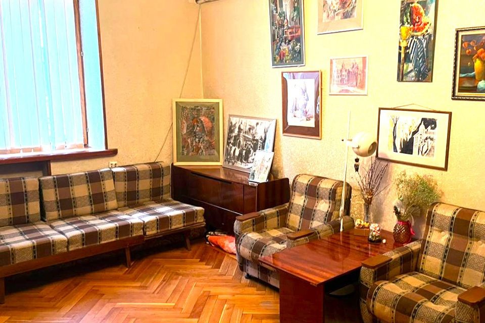 Продаётся 2-комнатная квартира, 60.7 м²