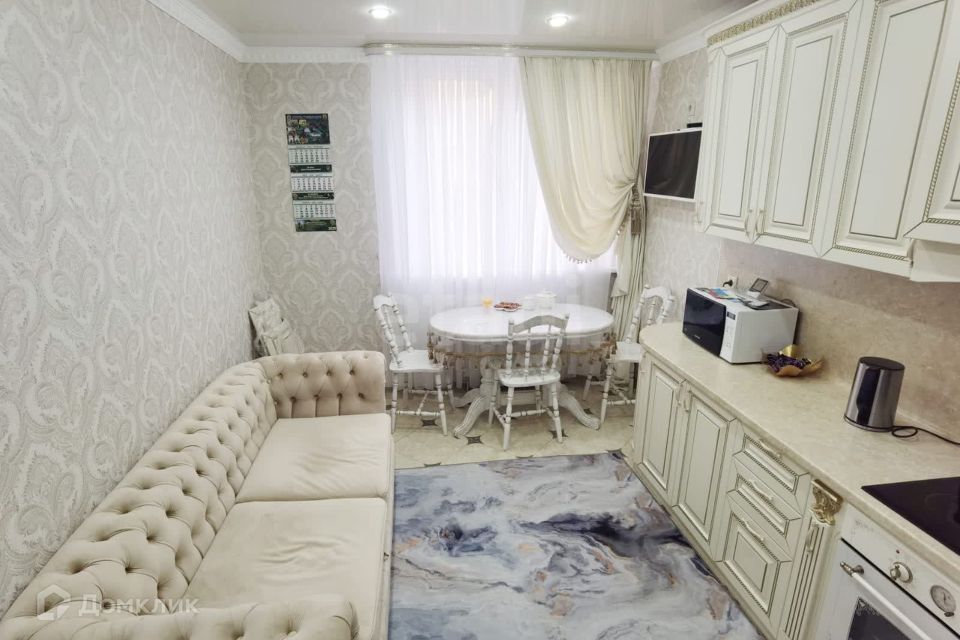 Продаётся 1-комнатная квартира, 40.7 м²