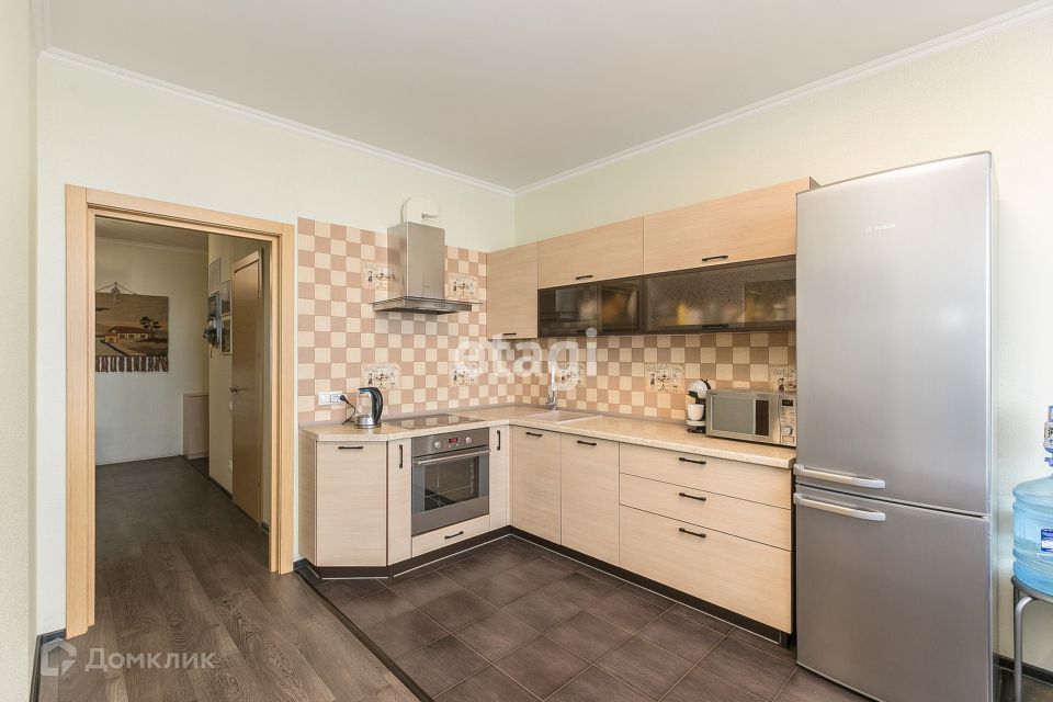 Продаётся 3-комнатная квартира, 101.6 м²