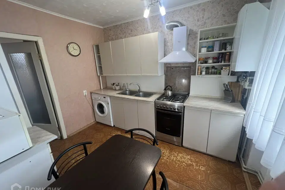 Продаётся 4-комнатная квартира, 87 м²