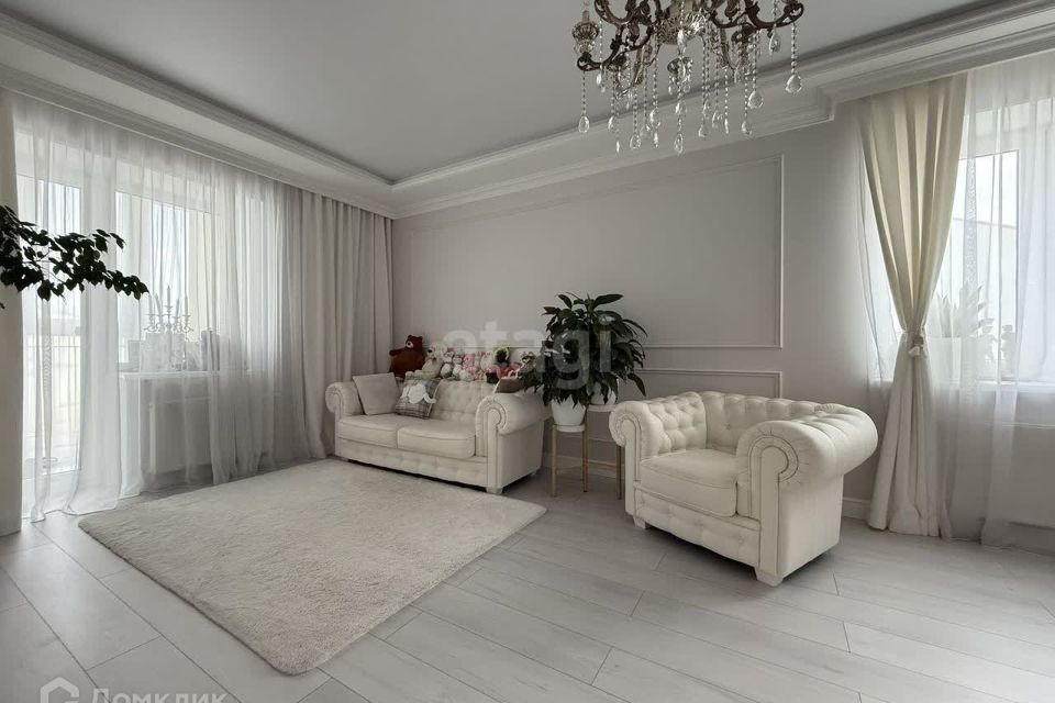 Продаётся 3-комнатная квартира, 90 м²