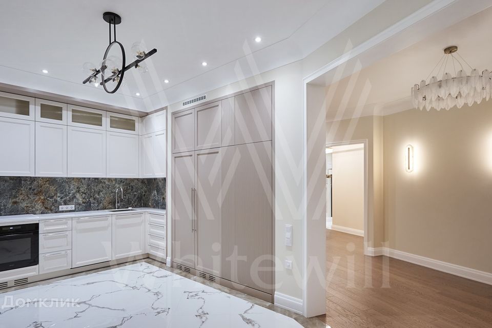 Продаётся 5-комнатная квартира, 137 м²