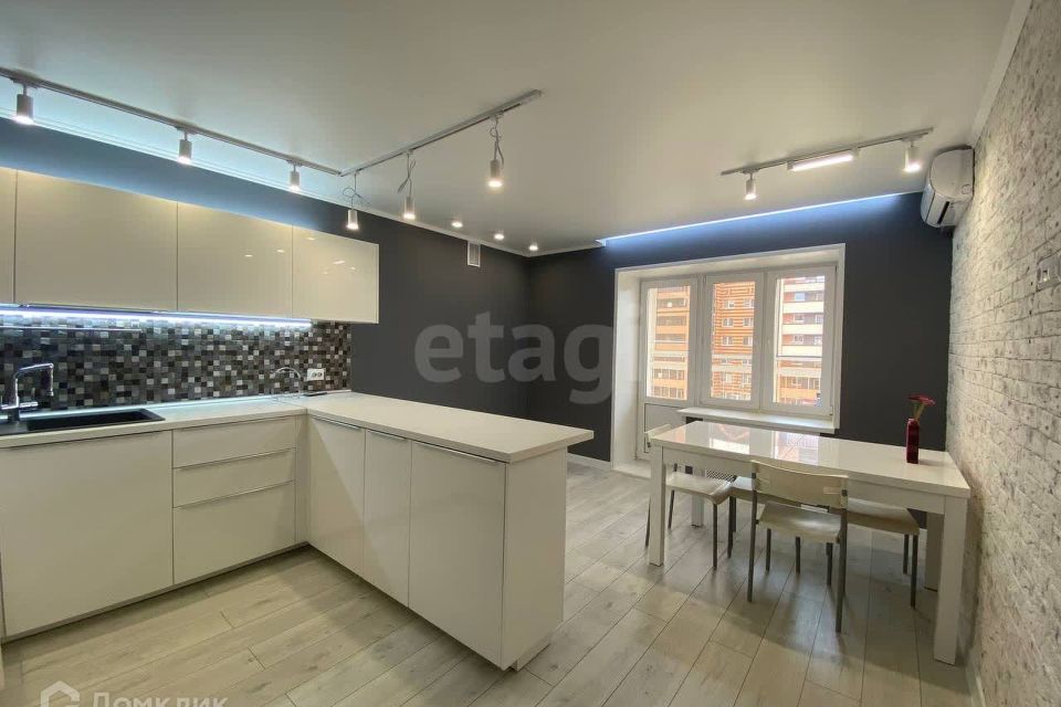 Сдаётся 2-комнатная квартира, 63.7 м²