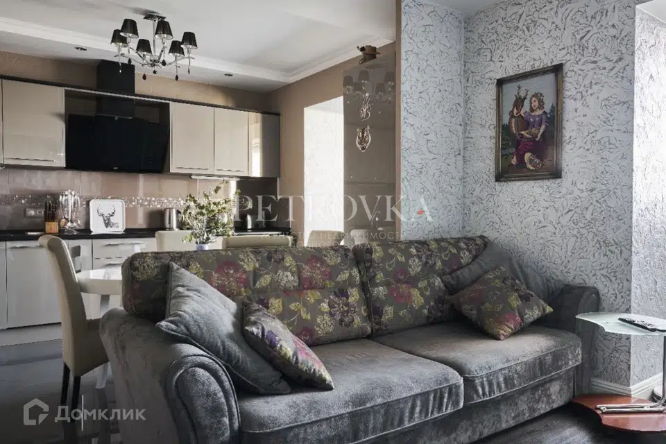 Продаётся 3-комнатная квартира, 105 м²