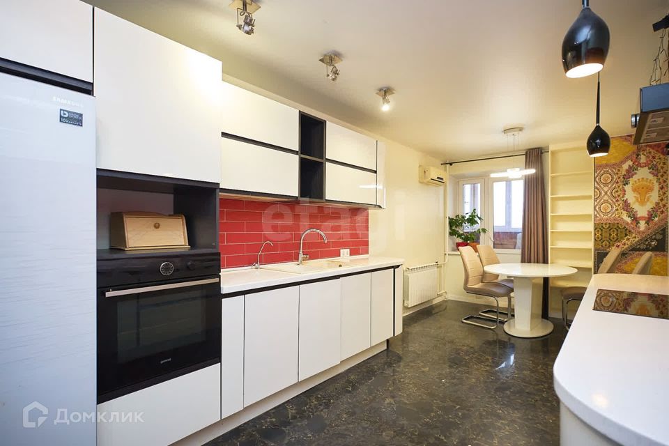 Продаётся 3-комнатная квартира, 88.6 м²