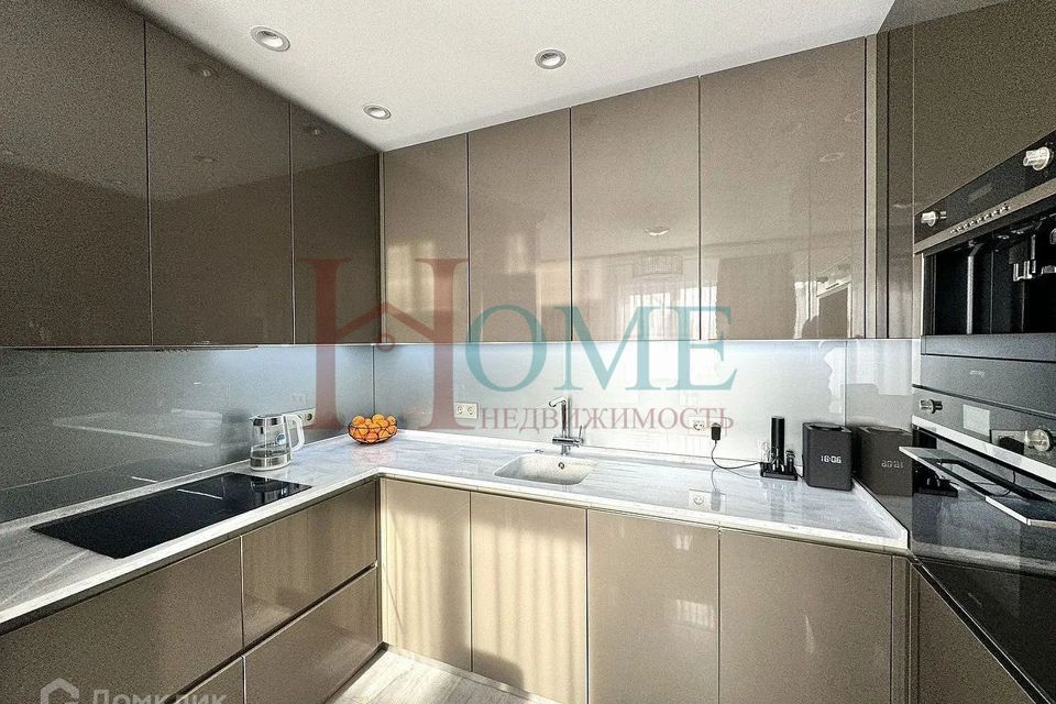 Сдаётся 2-комнатная квартира, 75 м²