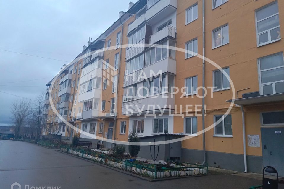 Продаётся 3-комнатная квартира, 52.8 м²