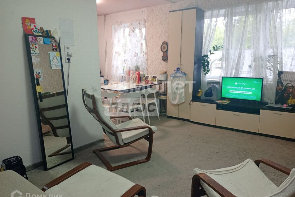 Продаётся 4-комнатная квартира, 69.1 м²