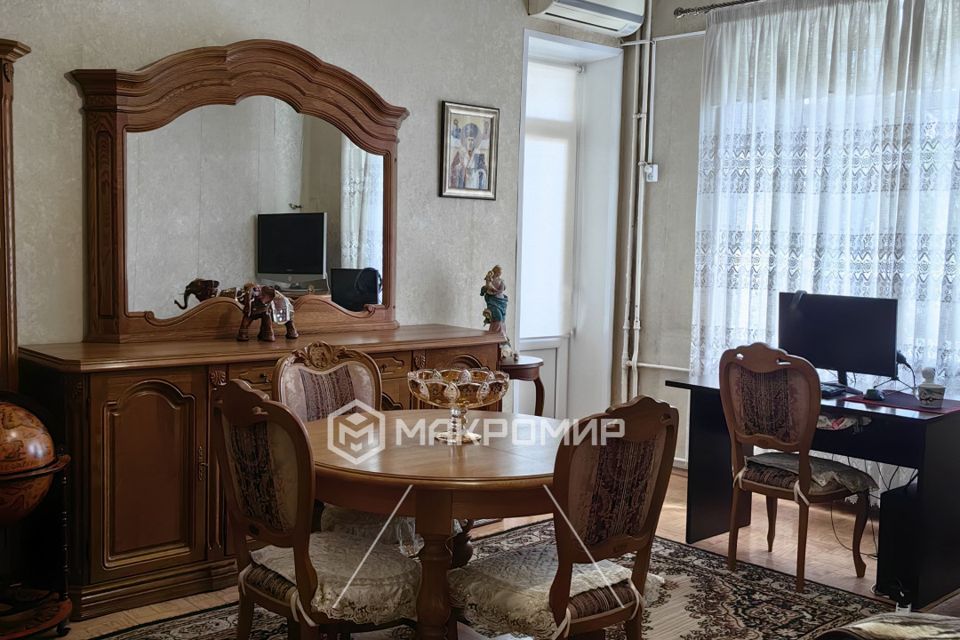 Продаётся 2-комнатная квартира, 65.2 м²