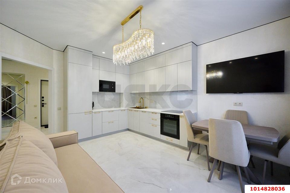 Продаётся 2-комнатная квартира, 65 м²