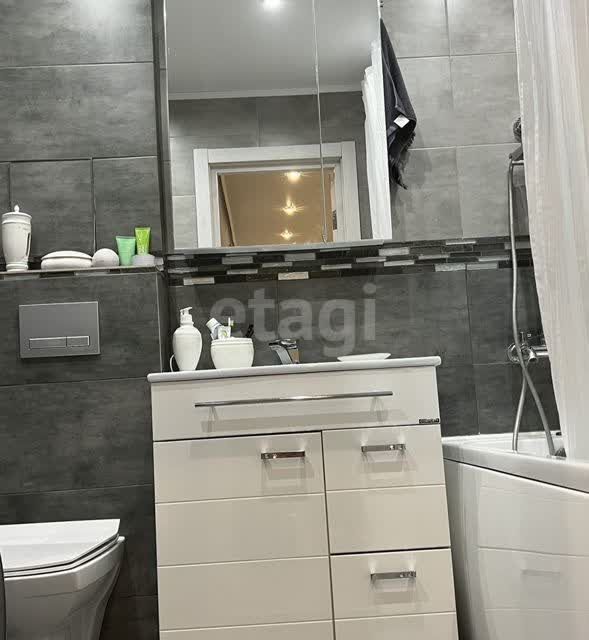 Продаётся 3-комнатная квартира, 61.7 м²