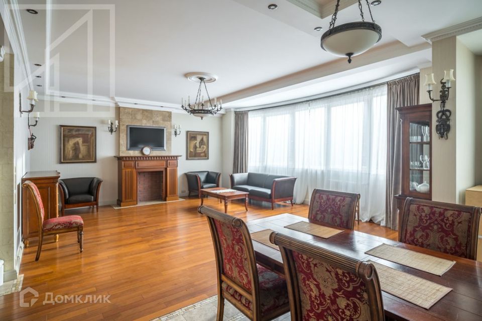 Сдаётся 3-комнатная квартира, 144 м²