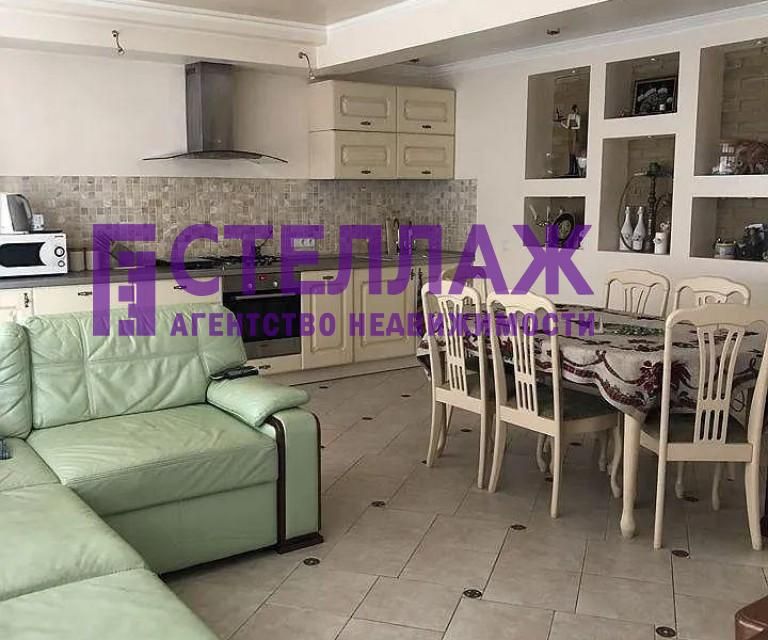 Продаётся 3-комнатная квартира, 146.9 м²