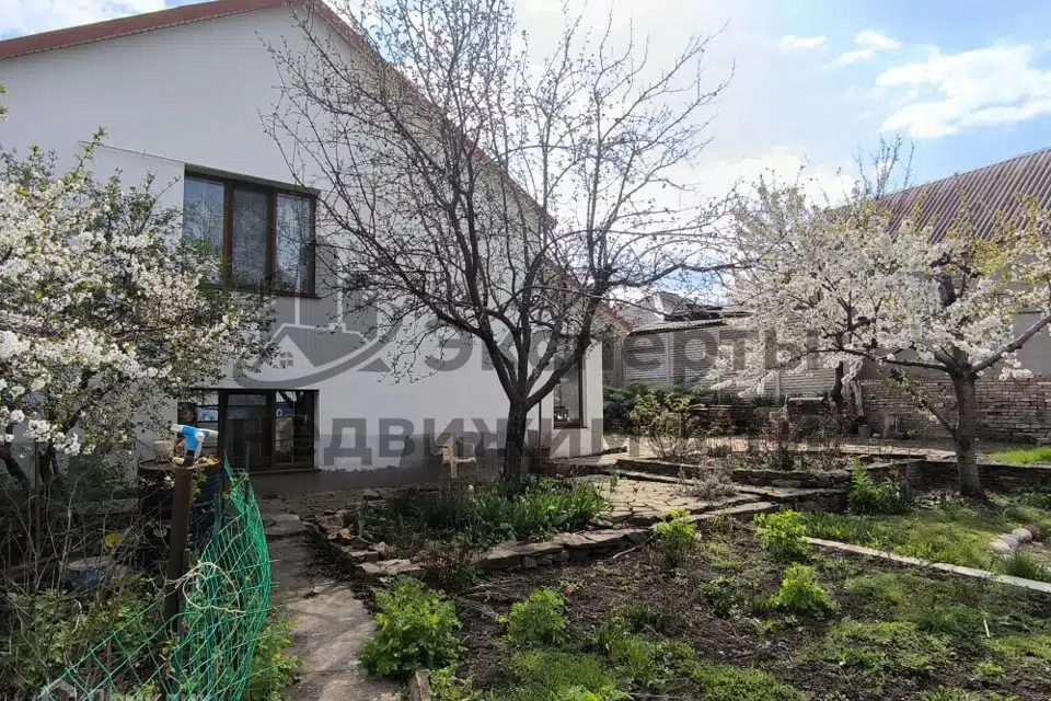 Продаётся 2-этажный дом, 140 м²