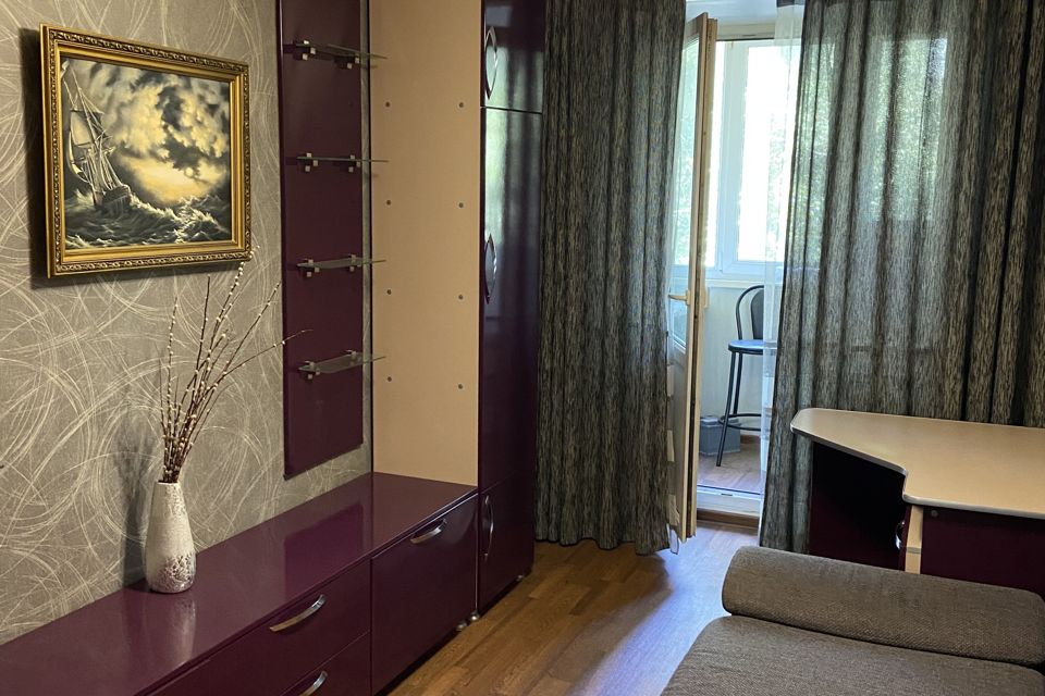Продаётся 3-комнатная квартира, 55.8 м²