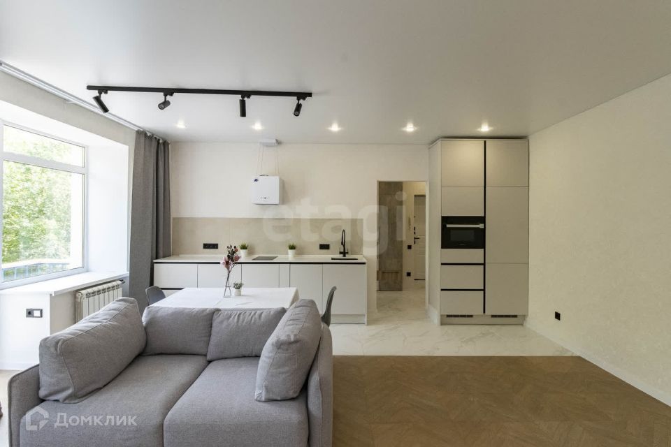 Сдаётся 1-комнатная квартира, 56 м²