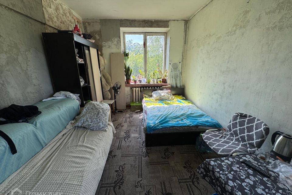 Продаётся комната в 3-комн. квартире, 72.7 м²