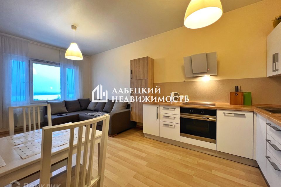 Продаётся 1-комнатная квартира, 49.6 м²