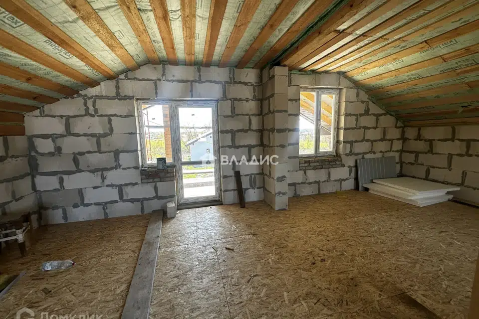 Продаётся 2-этажный дом, 160 м²