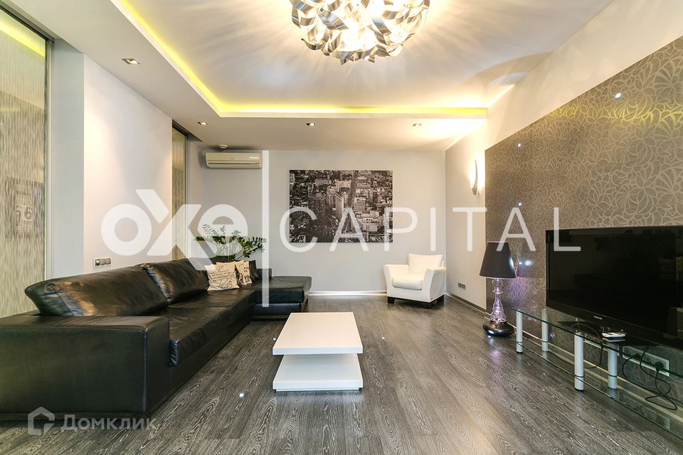 Продаётся 3-комнатная квартира, 145.5 м²