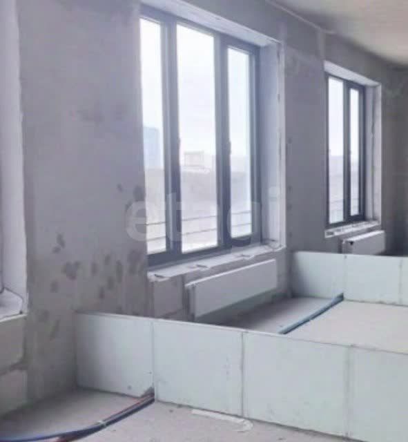 Продаётся 4-комнатная квартира, 137 м²