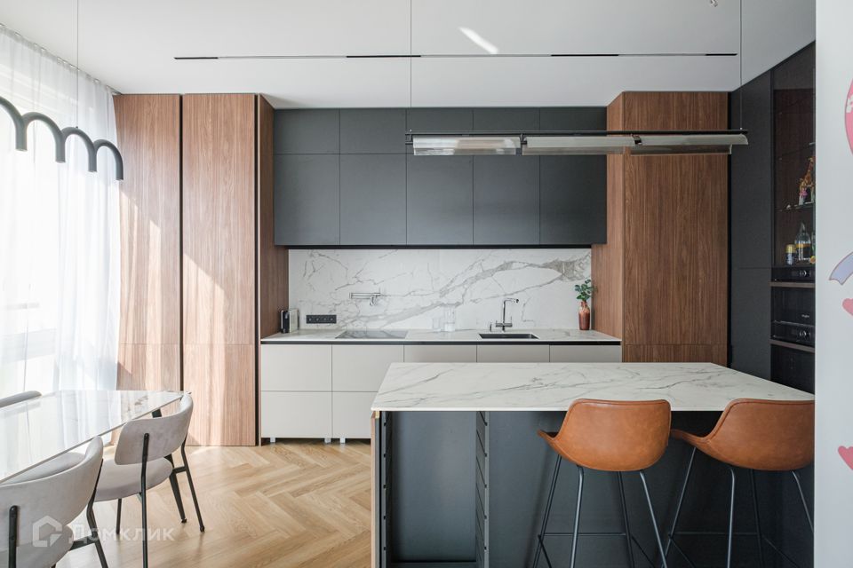 Продаётся 2-комнатная квартира, 82.3 м²
