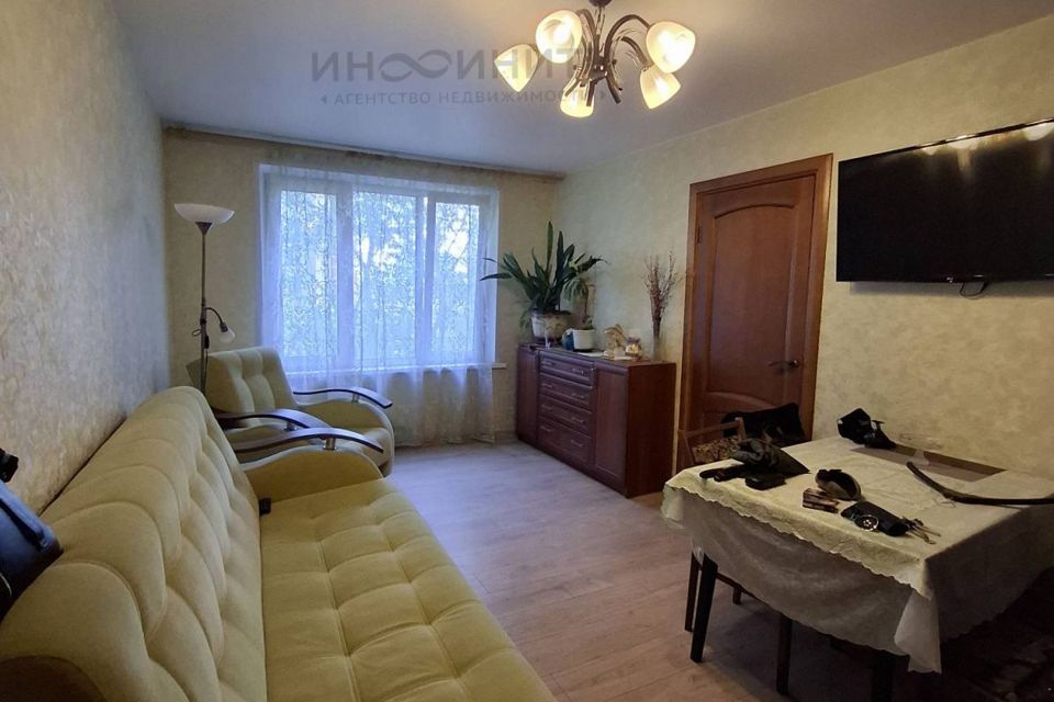 Продаётся 4-комнатная квартира, 64.9 м²
