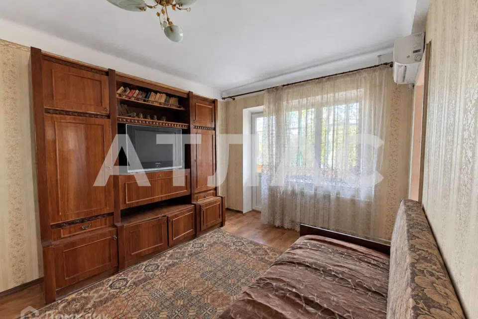 Продаётся 3-комнатная квартира, 42.5 м²
