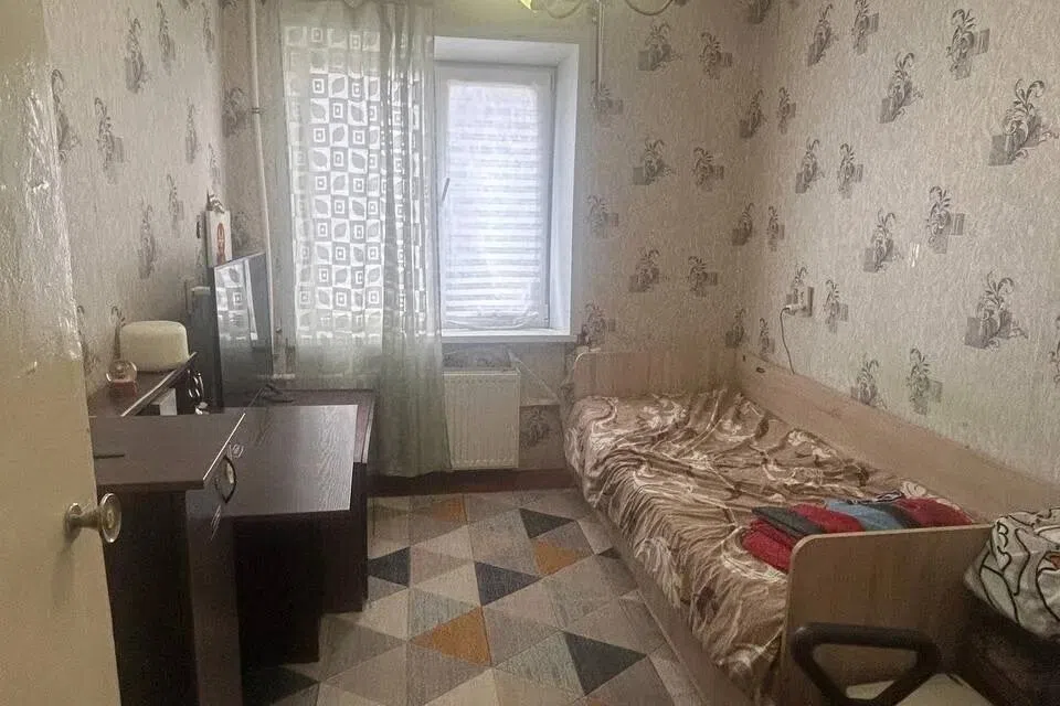Продаётся 4-комнатная квартира, 62.8 м²