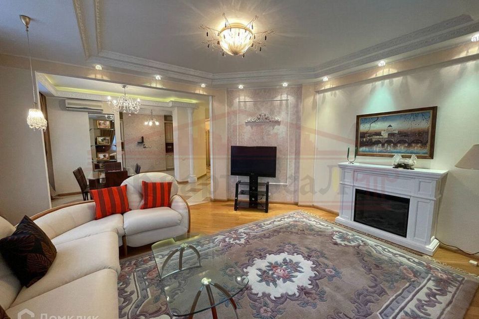 Сдаётся 3-комнатная квартира, 125 м²