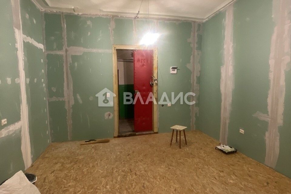Продаётся комната в 1-комн. квартире, 100 м²