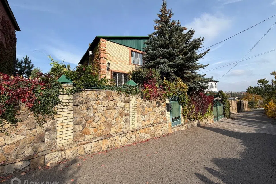 Продаётся 2-этажный дом, 275 м²