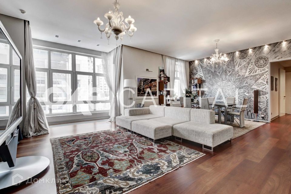 Сдаётся 4-комнатная квартира, 172 м²