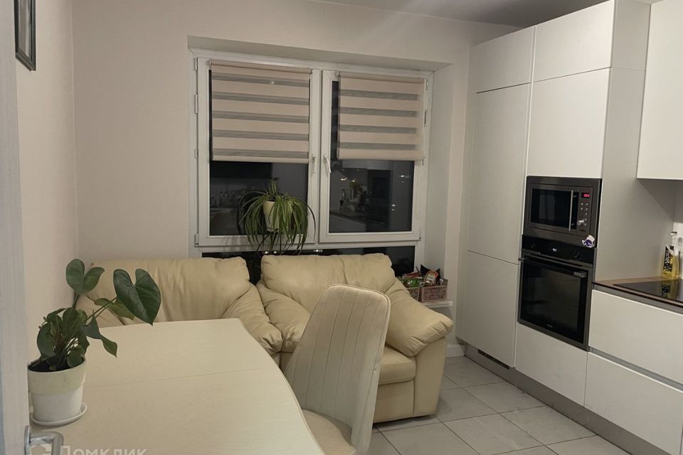 Продаётся 2-комнатная квартира, 66.8 м²